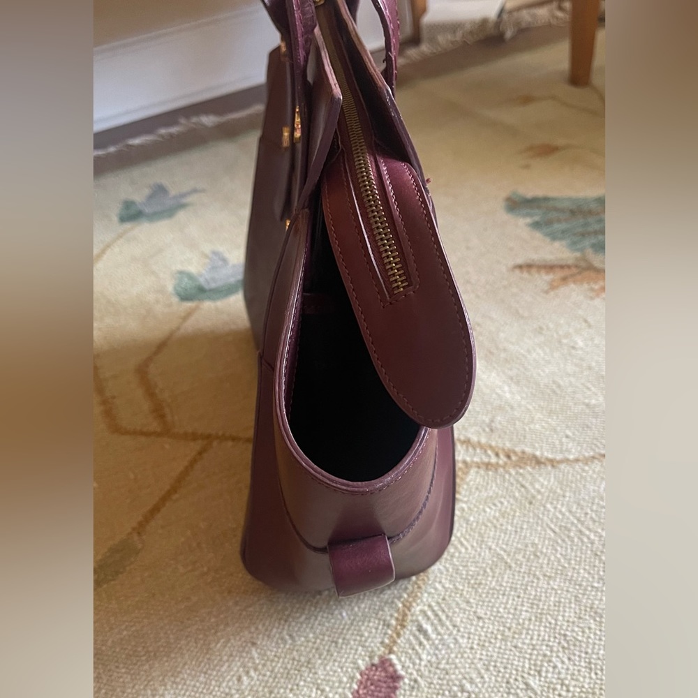 Elegant Burgundy Shoulder Bag - Picture 6 of 7